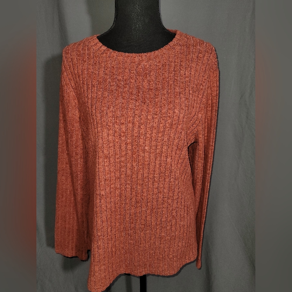 Elegant Rust Ribbed Crew Neck Sweater